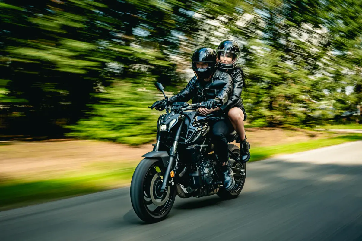 Motocicleta na estrada